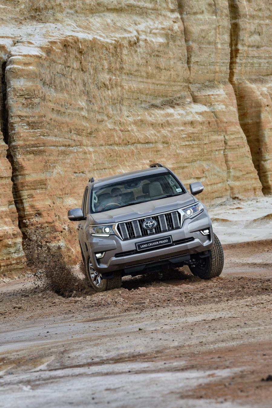  Toyota Land Cruiser Prado VX-L (150) 2017 года  (ZA) (фото 15 из 40)